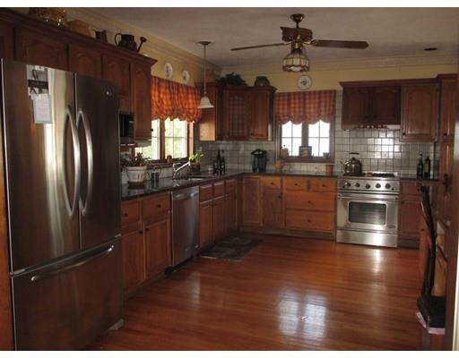 47 Centre St, Winthrop, MA 02152 photo 4