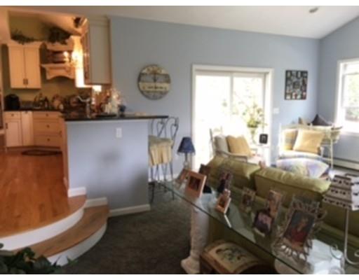 48 Crestview Dr, Mendon, MA 01756 photo 8
