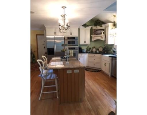 48 Crestview Dr, Mendon, MA 01756 photo 9