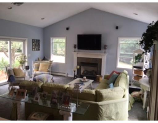 48 Crestview Dr, Mendon, MA 01756 photo 6