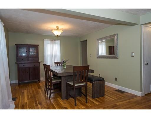 30 Ledge St, Stoneham, MA 02180 photo 3