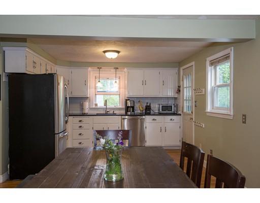30 Ledge St, Stoneham, MA 02180 photo 4