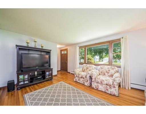 78 Clement St, Springfield, MA 01118 photo 3