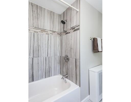 81 Upton St, Springfield, MA 01104 photo 17