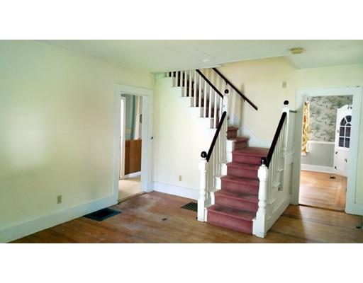 19 Willis St, Saugus, MA 01906 photo 9