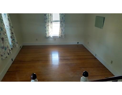 19 Willis St, Saugus, MA 01906 photo 8