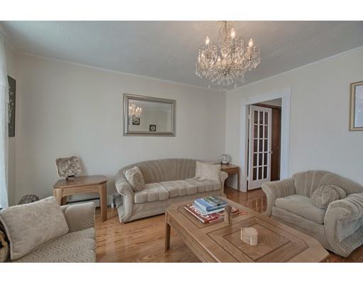 31 Walnut St, Lowell, MA 01852 photo 9