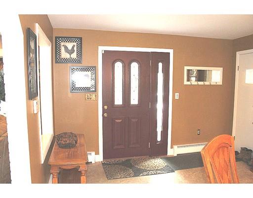 386 Hermitage Dr, Springfield, MA 01129 photo 4