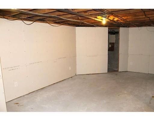 386 Hermitage Dr, Springfield, MA 01129 photo 19