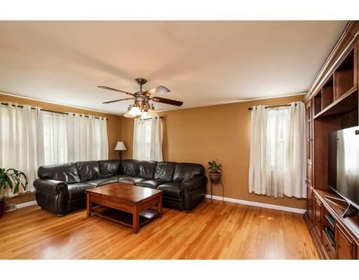 130 Garnet St, Springfield, MA 01129 photo 6