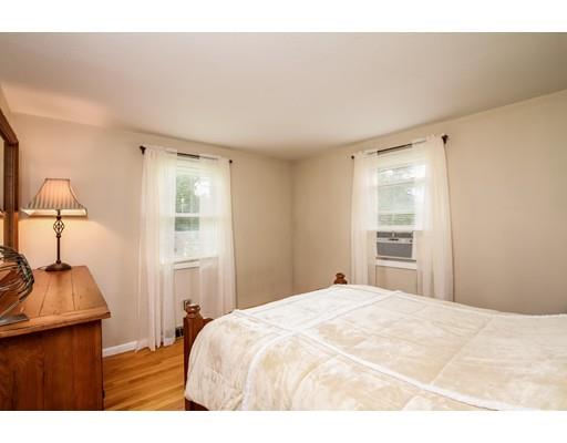 130 Garnet St, Springfield, MA 01129 photo 17