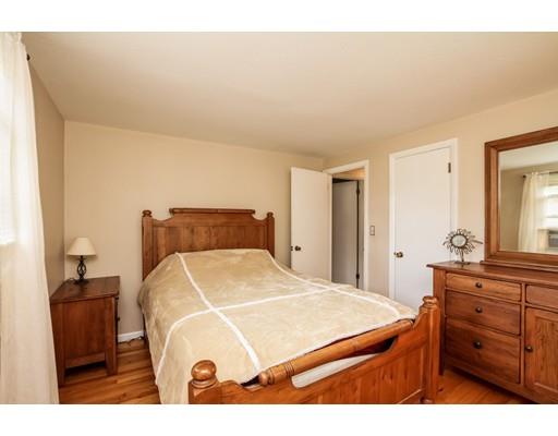 130 Garnet St, Springfield, MA 01129 photo 16