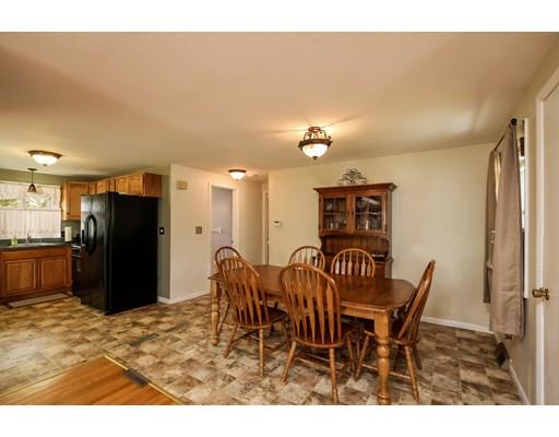 130 Garnet St, Springfield, MA 01129 photo 9