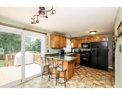 130 Garnet St, Springfield, MA 01129 photo 14