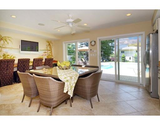 11 Pine Tree Dr, Saugus, MA 01906 photo 9