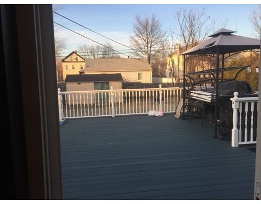 70 Tyler St, Springfield, MA 01109 photo 3