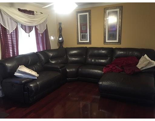 70 Tyler St, Springfield, MA 01109 photo 8