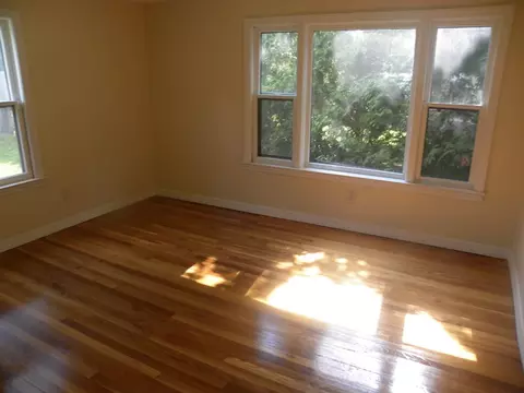 27 Biella St, Springfield, MA 01104 photo 5