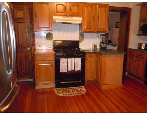 17 Lyndale St, Springfield, MA 01108 photo 3