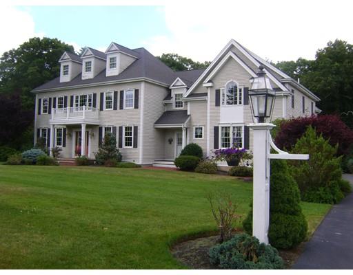 30 Colts Xing, Canton, MA 02021 photo 1