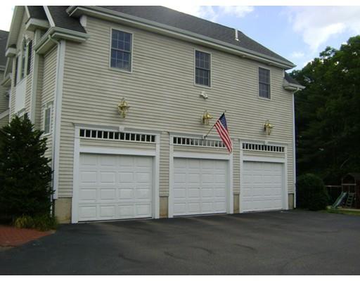 30 Colts Xing, Canton, MA 02021 photo 3