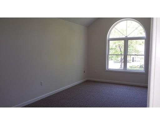 59 Peekskill Ave, Springfield, MA 01129 photo 9