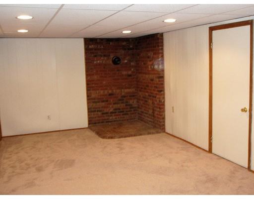 22 Gatewood Rd, Springfield, MA 01119 photo 8