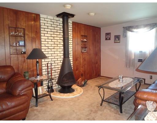41 Beesley Ave, Chicopee, MA 01013 photo 3