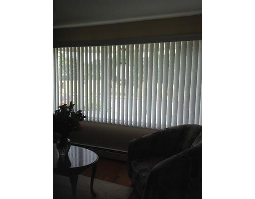 382 Springfield St, Springfield, MA 01107 photo 8