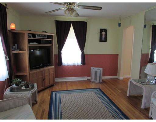 18 Michigan St, Springfield, MA 01151 photo 3