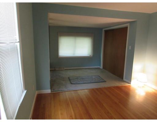 18 Michigan St, Springfield, MA 01151 photo 5