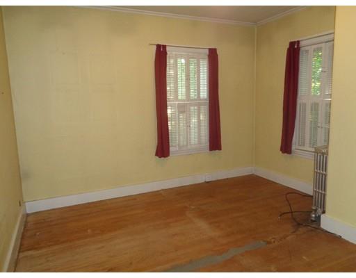 9 Clark St, Webster, MA 01570 photo 2
