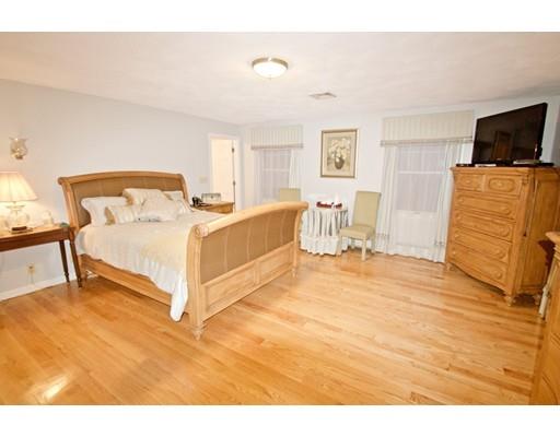 12 Lucia Rd, Marblehead, MA 01945 photo 9
