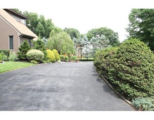 108 Bridle Path Rd, Chicopee, MA 01013 photo 3