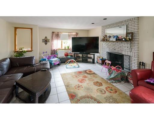 29 Myrtle St, Everett, MA 02149 photo 4