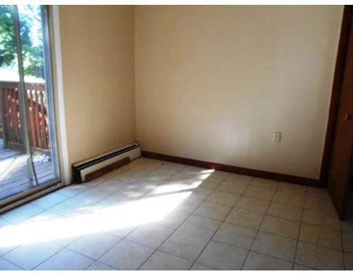 71 Cornwall St, Springfield, MA 01104 photo 5