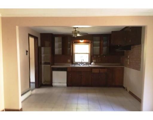 71 Cornwall St, Springfield, MA 01104 photo 8