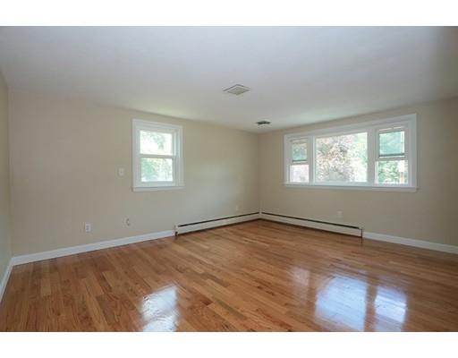77 Sumner St, Milton, MA 02186 photo 4
