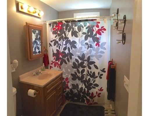 66 Muzzy St, Chicopee, MA 01020 photo 16