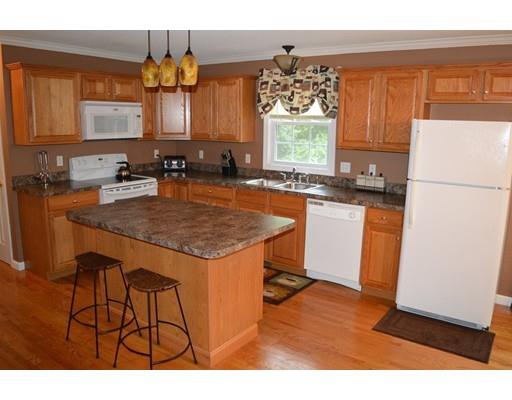 83 Stuart St, Springfield, MA 01119 photo 8