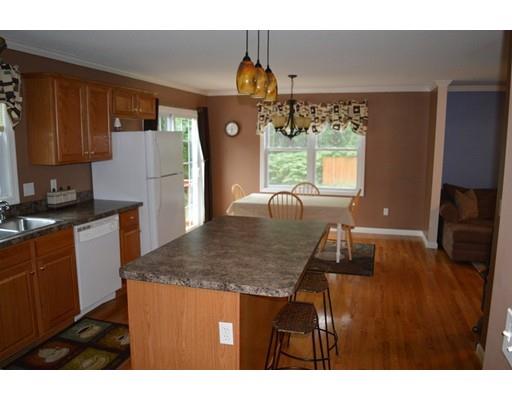 83 Stuart St, Springfield, MA 01119 photo 9