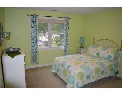 83 Stuart St, Springfield, MA 01119 photo 13