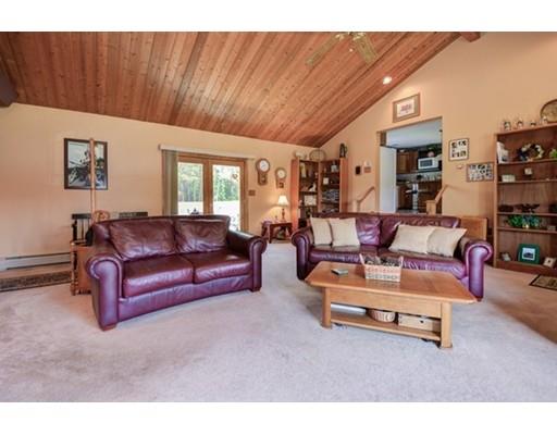 7 Blueberry Way, Webster, MA 01570 photo 4