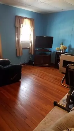 927-929 Maple St, Fall River, MA 02720 photo 11