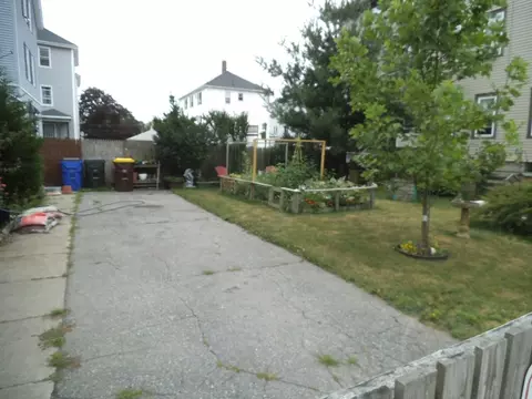 927-929 Maple St, Fall River, MA 02720 photo 3