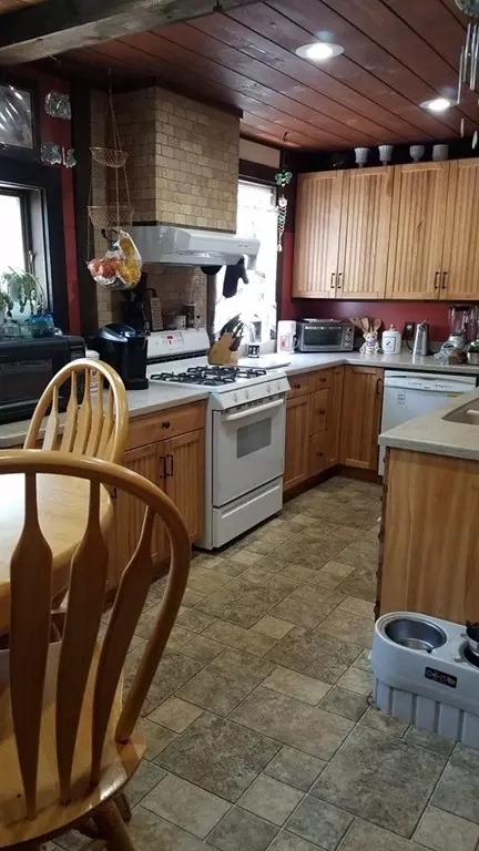 927-929 Maple St, Fall River, MA 02720 photo 19