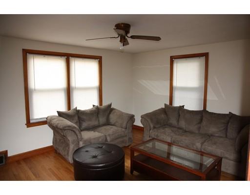 16 Saint James Cir, Springfield, MA 01104 photo 2
