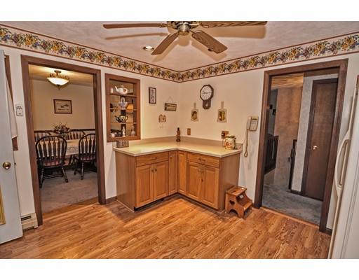 37 Oak Dr, Upton, MA 01568 photo 4
