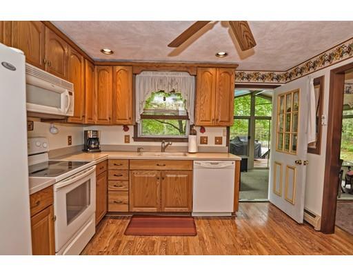 37 Oak Dr, Upton, MA 01568 photo 3