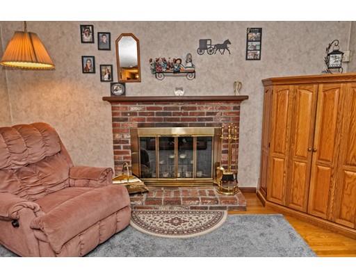 37 Oak Dr, Upton, MA 01568 photo 8